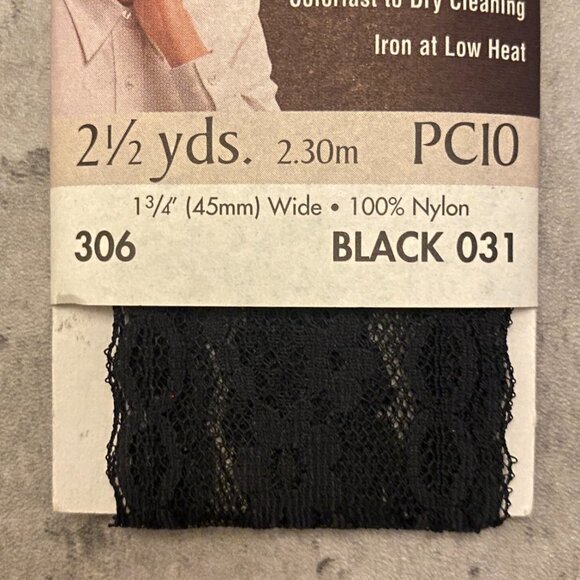 Wrights Flexi-Lace Cream and Black Hem Facings, 2.5 Yards - Picture 12 of 16